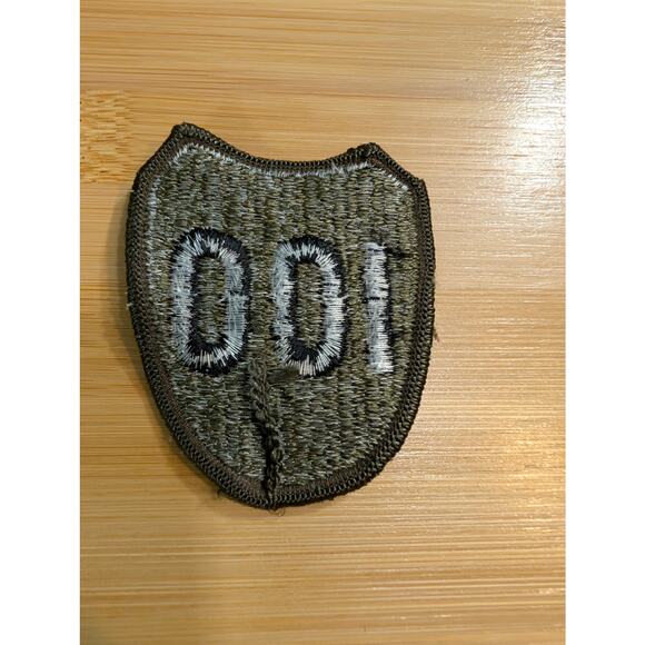 Vtg US Army 100th Infantry Division Patch Subdued Black NOS Uniform Shoulder - Picture 2 of 2